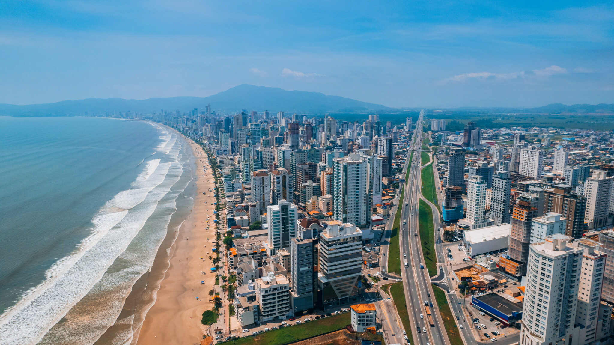 aerial photo of the beaches of Itapema Centro and Meia Praia on the coast of Santa Catarina